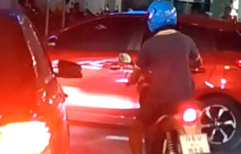 Russian woman chases Phuket purse-snatching thief on a motorbike for 30 minutes on Sunday night
